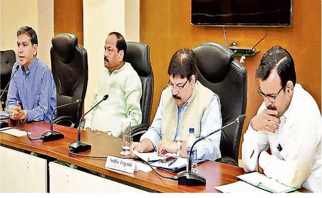 कौशल विकास मिशन के ग्लोबल स्किल समिट 2019 की तैयारियों की समीक्षा, सीएम ने कहा बाहर जानेवालों का करें पंजीयन