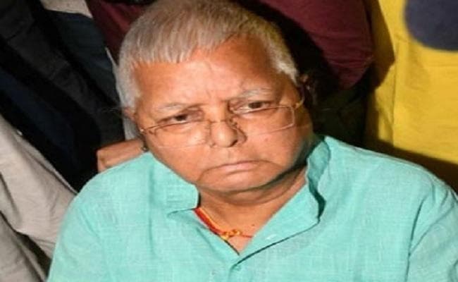 लालू यादव से रिम्स में मिलने एक साथ पहुंचे तीन समधी