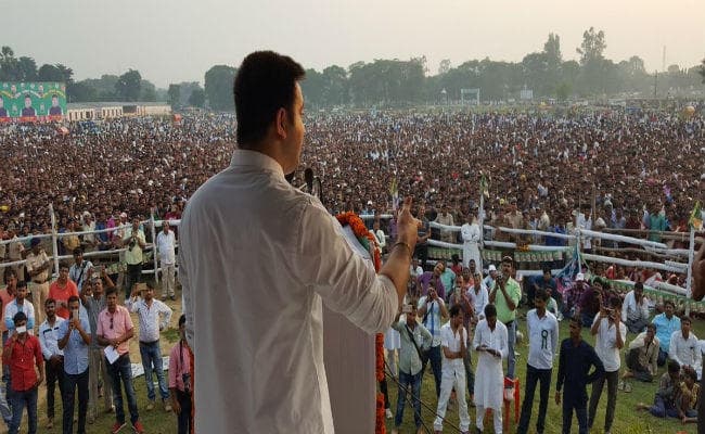 संविधान को खत्म कर आरएसएस के एजेंडे को लाने की कोशिश : तेजस्वी