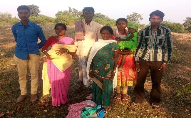 महिला पर डायन का आरोप लगा दबंगों ने पूरे परिवार को मारपीट कर गांव से निकाला