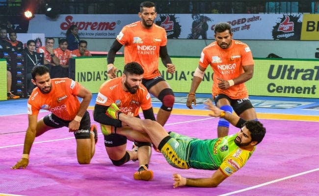 प्रो कबड्डी लीग : जयपुर पिंक पैंथर्स को हरा शीर्ष पर पहुंचा बंगाल वारियर्स