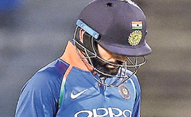 विराट कोहली ने वनडे में जड़ा लगातार तीसरा शतक, संगकारा के विश्व रिकॉर्ड की बराबरी करने से सिर्फ एक कदम दूर