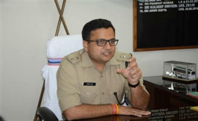 रांची : देर रात एसएसपी हुलिया बदल कर निकले सुरक्षा का जायजा लेने, सोये या वसूली करते मिले पुलिसकर्मी, सभी निलंबित