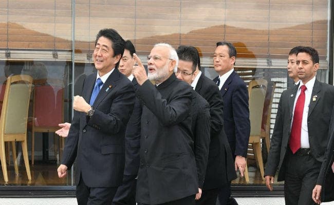 पीएम मोदी ने दिया खास गिफ्ट, बुलेट ट्रेन का जिक्र कर बोले आबे- मोदी सबसे भरोसेमंद दोस्त