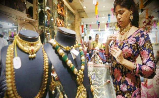 क्या इस धनतेरस भी कम बिकेगा सोना ? जानें क्यों