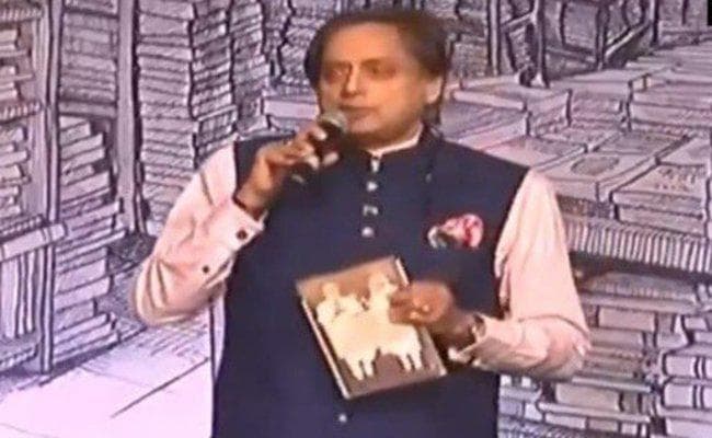 थरूर का विवादित बयान, कहा - मोदी शिवलिंग पर बैठे बिच्छू की तरह, भाजपा गरम