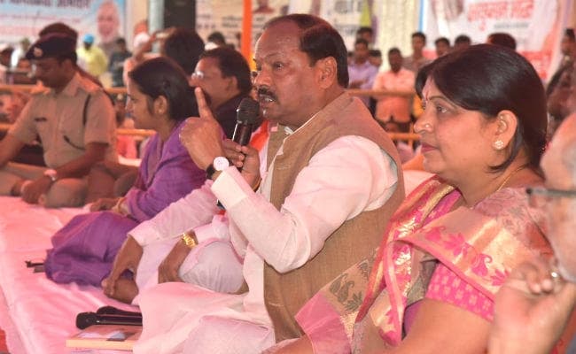 रघुवर की जन चौपाल : नहीं सुनी गयी कार्यकर्ताओं की बात, CM ने कहा केवल ग्रामीण बोलेंगे