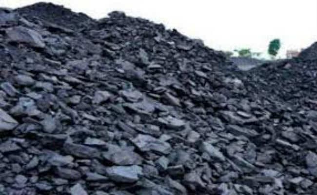 अवैध कोयला लदे पिकअप वैन जब्त