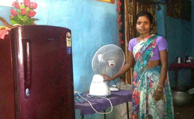 गुमला : पहाड़ व जंगलों से घिरे भींजपुर टोले में 24 घंटे बिजली उपलब्ध