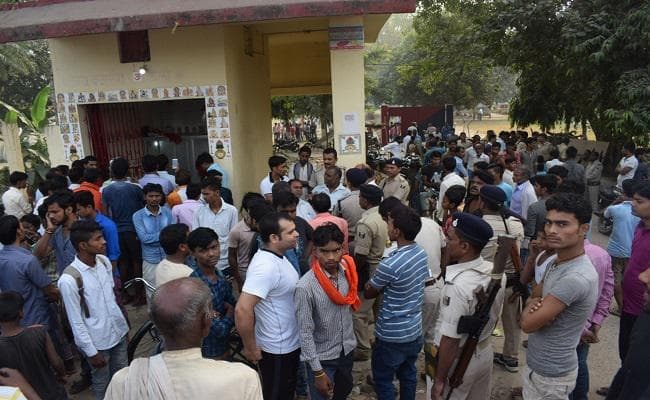 हनुमान जी की मूर्ति को असामाजिक तत्वों ने पहुंचाया नुकसान, लोगों में आक्रोश