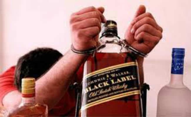 पिंड्राजोरा में मिनी शराब फैक्टरी का उद्भेदन, 1000 लीटर स्प्रीट, पाउच पैकिंग मशीन, दो वाहन जब्त, अवैध धंधेबाज गिरफ्तार