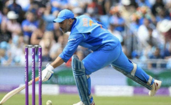 IndvsWI 4th ODI: इस रिकार्ड को भी नहीं तोड़ पाये धौनी, रह गये 1 रन से पीछे