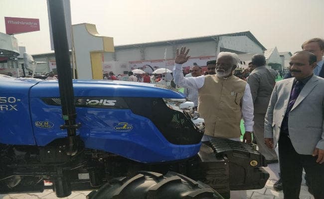 सोनालिका ट्रैक्टर्स ने एग्रो वर्ल्ड एक्स्पो में नये अंदाज में लॉन्च किया सोलीज 50