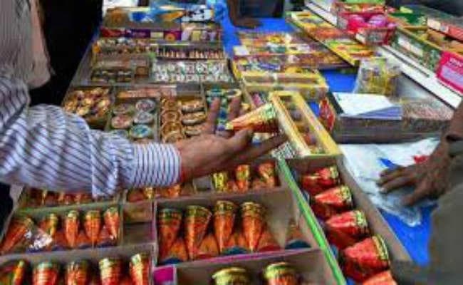 पटाखों पर प्रतिबंध. सुप्रीम कोर्ट ने दिल्ली को छोड़ दी राहत