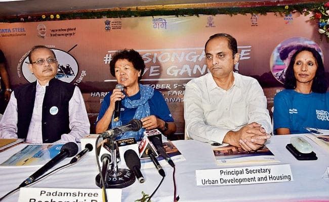 पटना : आस्था के नाम पर गंगा में बहायी जा रही गंदगी, लोग समझें जिम्मेदारी