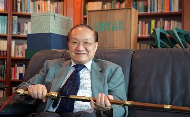 चीन : हांगकांग के पत्रकार, मार्शल आर्ट्स उपन्यासकार लुइस चा का निधन