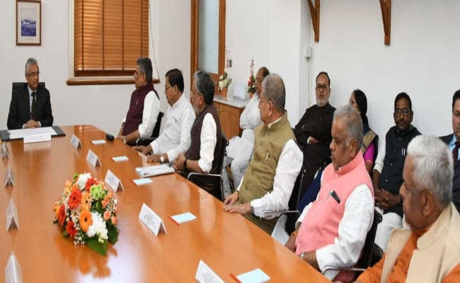 बिहार से मॉरीशस गए गिरमिटिया मजदूरों के दस्तावेज उपलब्ध कराने का सुशील मोदी ने किया आग्रह