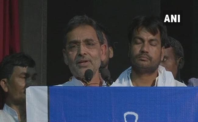 नीतीश के साथ हमारे रिश्ते पर किसी को कमेंट नहीं करना चाहिए : उपेंद्र कुशवाहा नीतीश के साथ हमारे रिश्ते पर किसी को कमेंट नहीं करना चाहिए : उपेंद्र कुशवाहा
