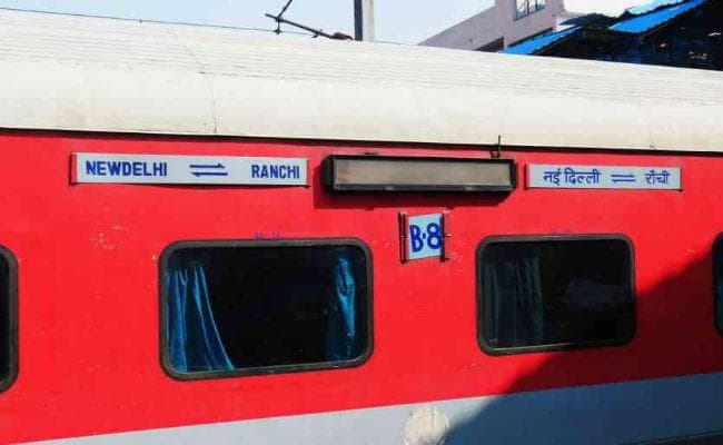 रेलवे ने बिहार-झारखंड के यात्रियों को दिया दिवाली-छठ का तोहफा, इन ट्रेनों से हटाया गया फ्लेक्सी फेयर