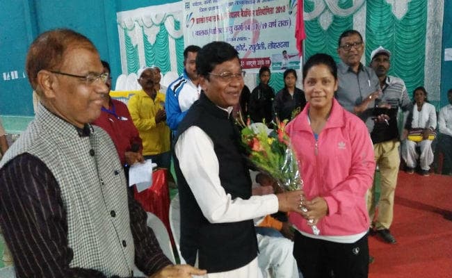 लोहरदगा : तीन दिवसीय बैडमिंटन चैंपियनशिप का रंगारंग समापन, रांची बना ओवरऑल चैंपियन