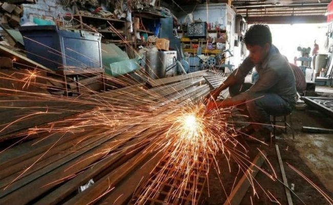 आठ बुनियादी उद्योगों की वृद्धि दर सितंबर में घटकर चार महीने के निचले स्तर पर