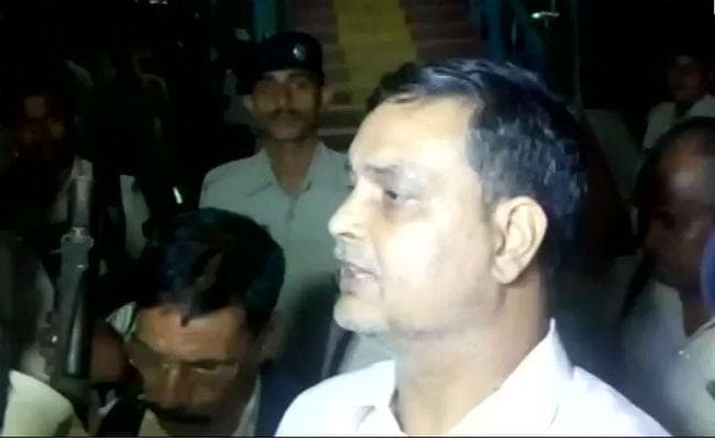 आम्रपाली एक्स. के स्लीपर श्रेणी से पटियाला जेल भेजा गया ब्रजेश ठाकुर, कहा- मैं निर्दोष हूं, CBI कर रही एकपक्षीय कार्रवाई