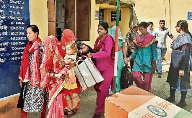 गिरिडीह : एटीएस ने पारसनाथ से चतरा के युवकों को दबोचा, 14 किलो अफीम के साथ छह गिरफ्तार