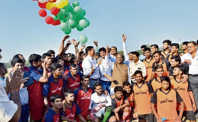 पटना : फुटबॉल टूर्नामेंट का हुआ शानदार आगाज, नंदकिशोर यादव ने कहा, प्रभात खबर की पहल सराहनीय