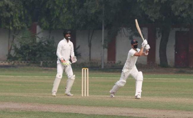 रणजी में रोमांच : बेटे को पवेलियन भेजने की खातिर पिता ने बनायी रणनीति, बेटे को मास्क पहनकर भांजना पड़ा बल्ला