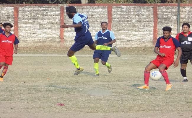 #Aaogoalkare : प्रभात खबर फुटबॉल टूर्नामेंट : रोमांचक मुकाबले में भोजपुर ने बक्सर को 2-1 से हराया