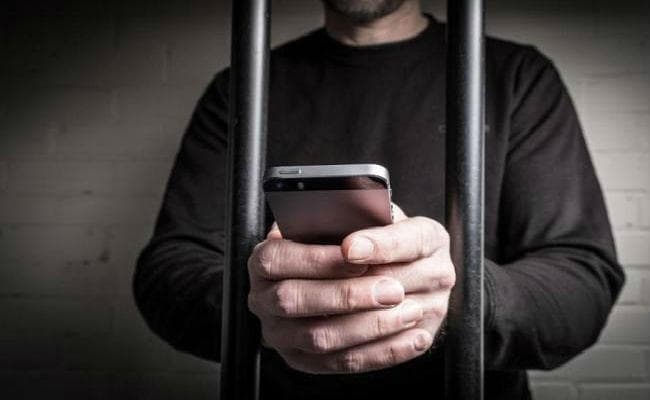 कोलकाता : जेल में मोबाइल के साथ पकड़े जाने पर होगी तीन साल की कैद