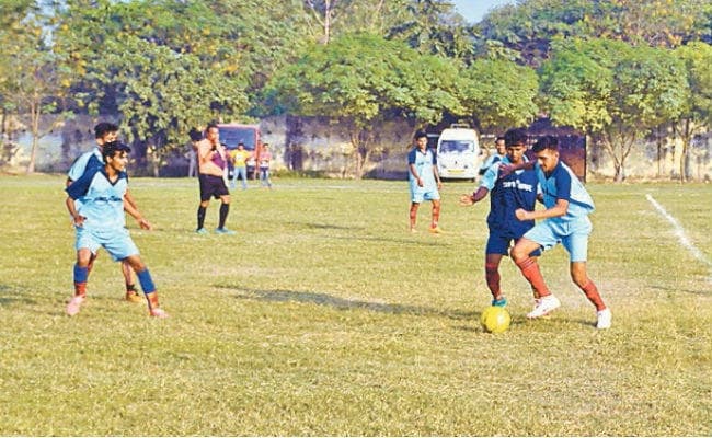 आअो गोल करें फुटबॉल टूर्नामेंट : भोजपुर, सहरसा, औरंगाबाद, मोतिहारी व समस्तीपुर डीआरएम की टीम अगले दौर में