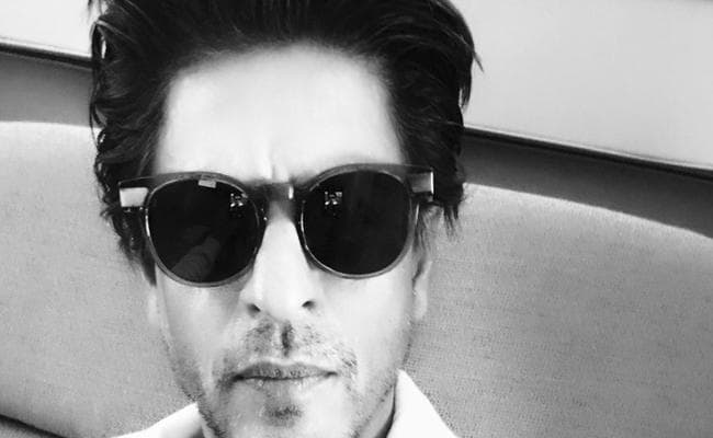 जन्मदिन पर छाया बादशाह , सोशल मीडिया पर एक दो नहीं शाहरुख के नाम का कई ट्रेंड