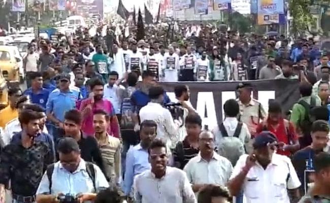 असम में बंगालियों की हत्या के खिलाफ कोलकाता में तृणमूल का प्रदर्शन