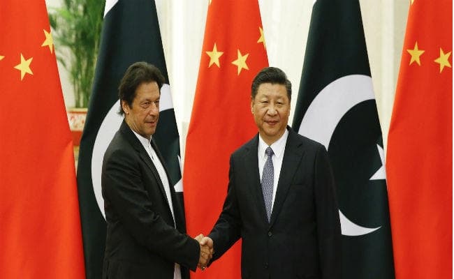 CPEC पर राष्ट्रपति शी बात करने अपनी पहली यात्रा पर चीन पहुंचे इमरान खान
