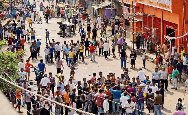 पटना पुलिस लाइन में तोड़फोड़, फायरिंग, एसपी का सिर फोड़ा, बीमार महिला सिपाही की मौत के बाद पुलिसकर्मियों का बवाल