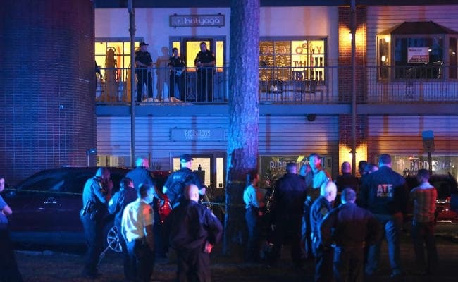 USA योग स्टूडियो में बंदूकधारी समेत तीन मरे