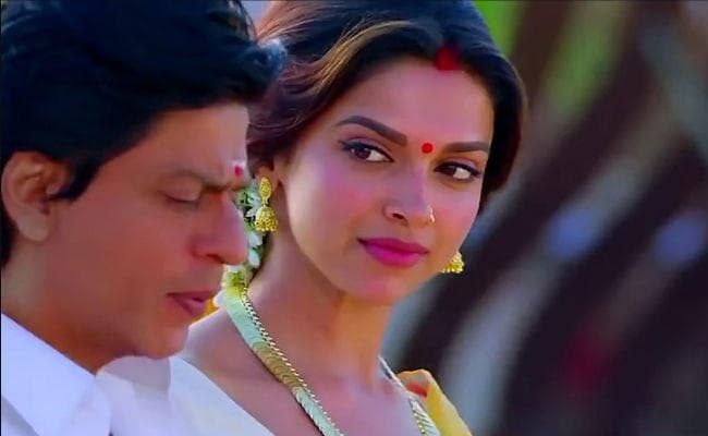 दीपिका पादुकोण की शादी को लेकर शाहरुख ने कही ये बात, प्रियंका चोपड़ा के सवालों को किया नजरअंदाज