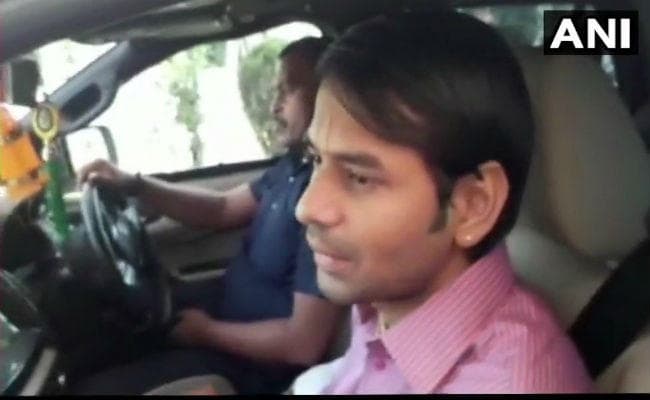 लालू से मिलने रांची पहुंचे तेज प्रताप यादव, कहा- घुट-घुट कर जीने से तो कोई फायदा नहीं