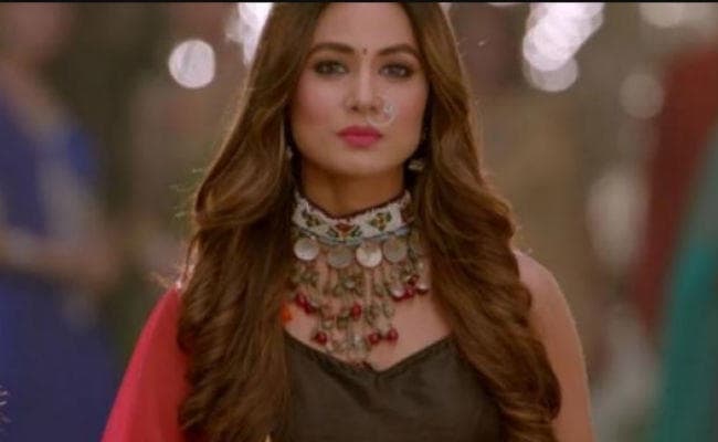 कोमोलिका का चला जादू, नथ से लेकर चोकर नेकलेस बाजार में मौजूद