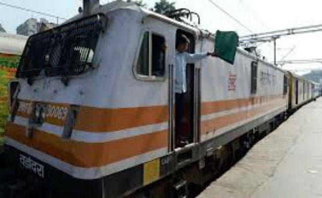 रेलवे का दिवाली तोहफा : अब CGHS में लिस्टेड अस्पतालों में भी इलाज करा सकेंगे ट्रेन ड्राइवर और ट्रैकमैन