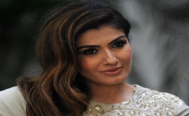 बिहार की अदालत ने दिया बॉलीवुड अभिनेत्री रवीना टंडन, दो अन्य के खिलाफ प्राथमिकी दर्ज करने का निर्देश