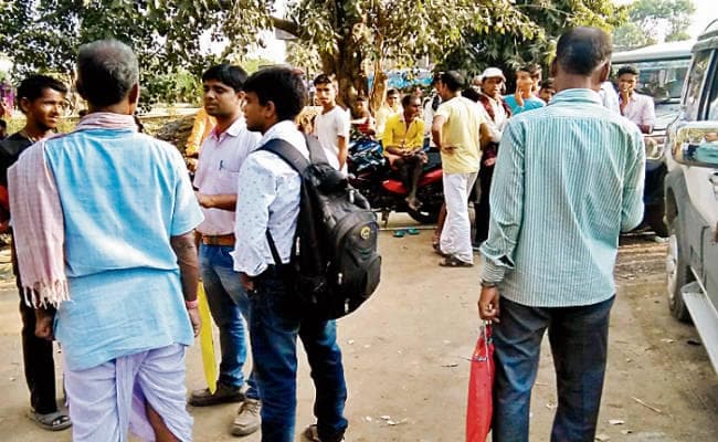 छात्रा से छेड़खानी, थाने का किया घेराव, हंगामा, इधर मसौढ़ी में छेड़खानी के विरोध पर छात्रा के पिता को पीटा