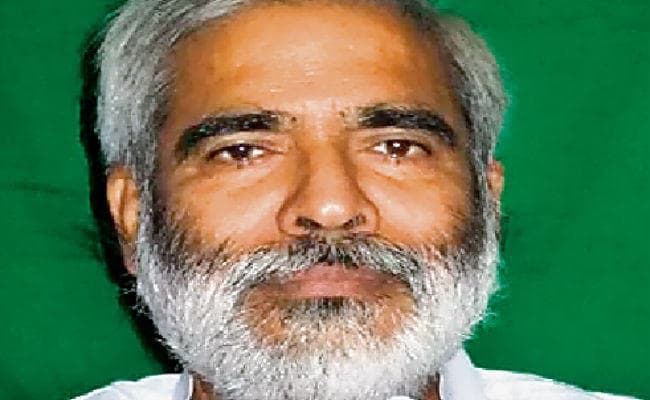 पटना : तेज प्रताप-ऐश्वर्य तलाक मामले में कूदे रघुवंश, कहा पीएम मोदी भी बिना तलाक जनानी छोड़े हुए हैं