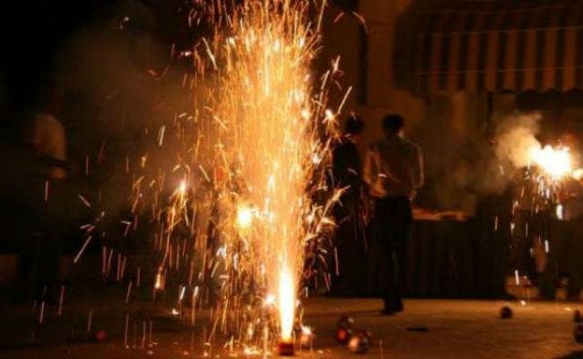 दीपावली पर बरतें सावधानी, नहीं तो होगी परेशानी