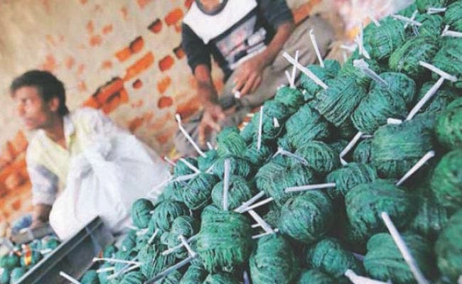 कोलकाता : महानगर सहित जिलों में प्रतिबंधित पटाखों के खिलाफ चला अभियान, कई गिरफ्तार