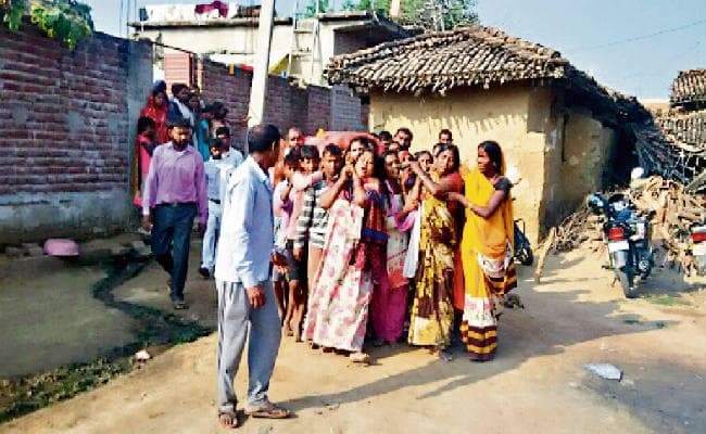 पांडू : ....जब पत्नी और बहनों ने दिया मजदूर के शव को कंधा