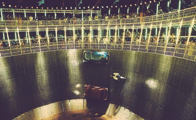 ''''मौत के कुएं'''' में ये क्या करने लगे ''''दबंग'''' सलमान खान, आप भी देखें