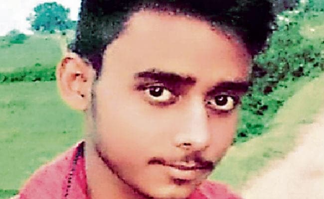 हजारीबाग : प्रेम प्रसंग में 10वीं के छात्र को बंद कमरे में पीटा, मौत