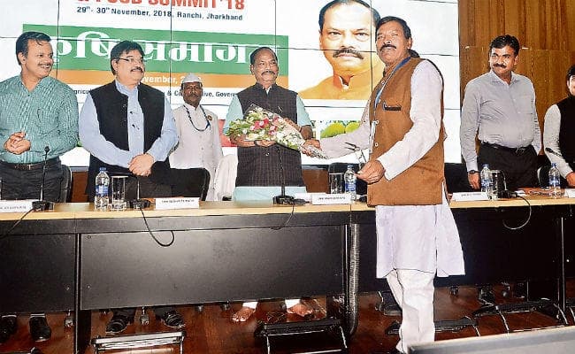 मुख्यमंत्री रघुवर दास ने की घोषणा, झारखंड के 28 लाख किसानों को स्मार्ट फोन देगी सरकार